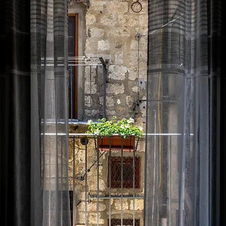 Via Venezia 32 House * Petralia Sottana